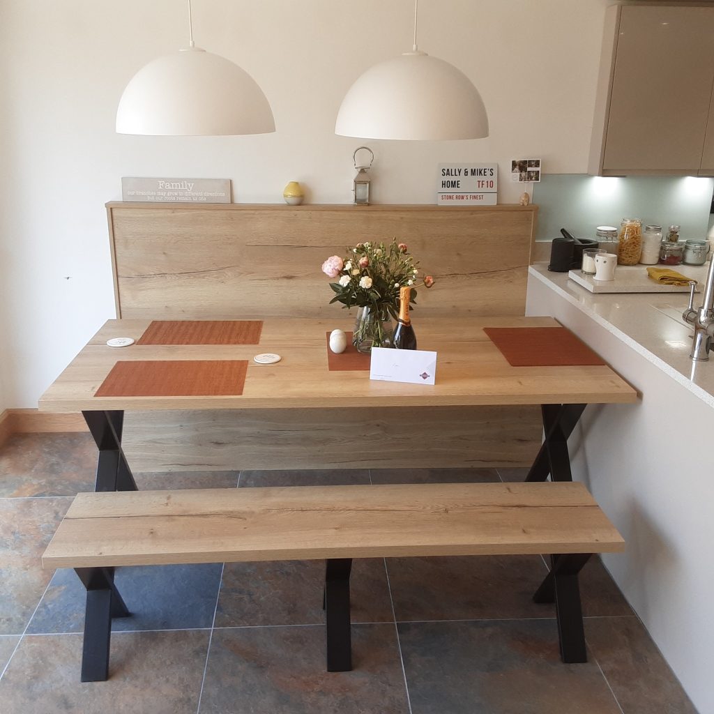 Evan's Sienna Gloss Cashmere Kitchen with Linea Natural Halifax Oak bench 4