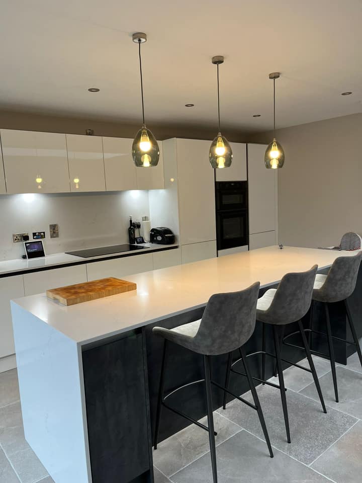 White Gloss and Silver Metal Slate modern kitchen with island