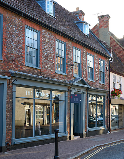 TKD-Find-Your-Nearest-Showroom_Mobile-Banner-01_430x550px